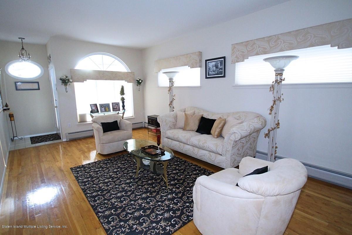 195 Beach Road Staten Island, NY 10312 - Photo 4 of 38 Living Room- 1st Level