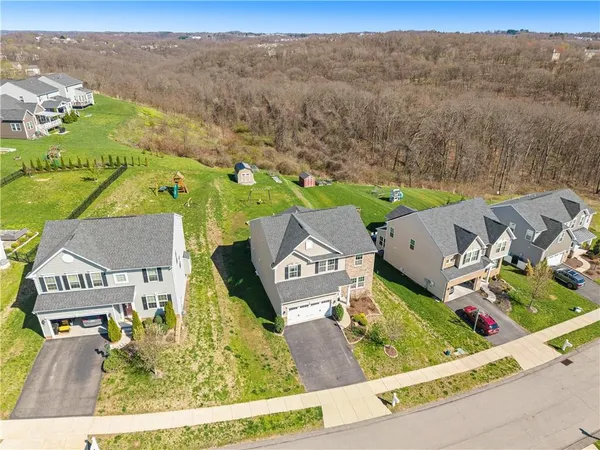 $575,000 | 607 Saddle Court, Coraopolis, PA 15108