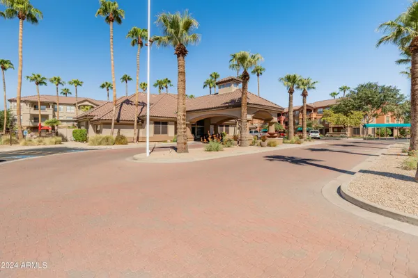 $172,000 | 14950 West Mountain View Boulevard, Unit 1208, Surprise, AZ 85374