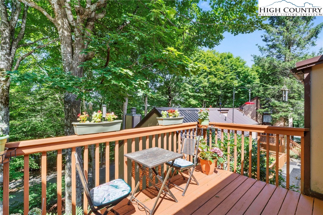 108 Northridge Road, Unit 3A Beech Mountain, NC 28604 - Photo 13 of 23 a view of a deck