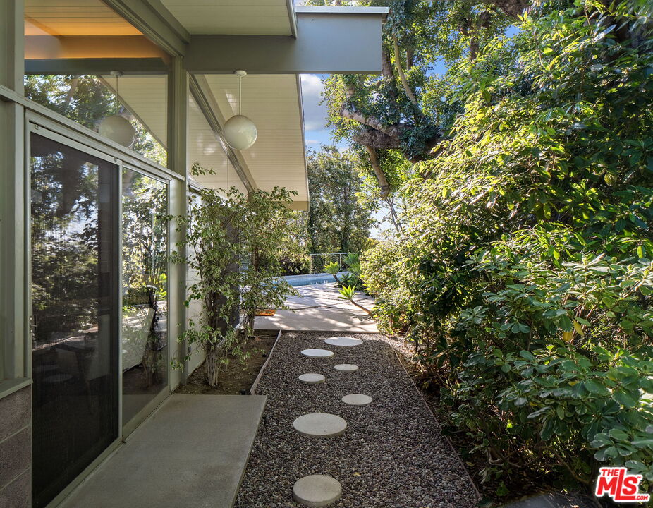 12412 Deerbrook Lane Los Angeles, CA 90049 - Photo 22 of 30 a view of a outdoor space