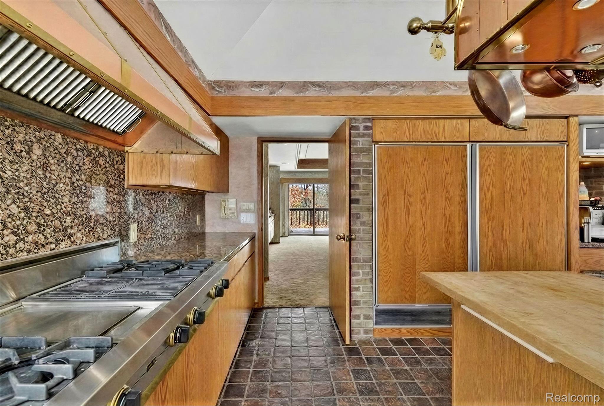 2551 Patterson Lk Road Pinckney, MI 48169 - Photo 44 of 95 kitchen stove.jpg