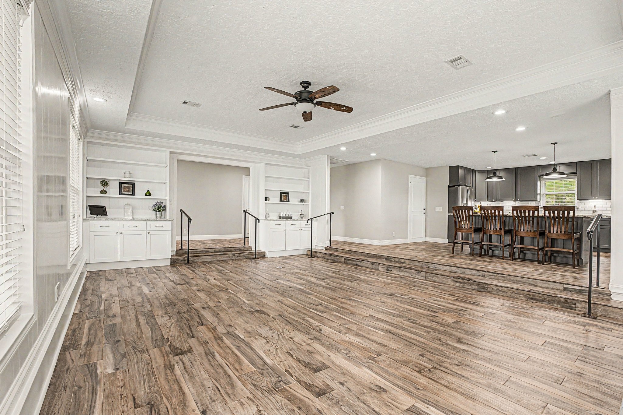 35564 Brumlow Road Hempstead, TX 77445 - Photo 7 of 46 a living room with furniture and kitchen view
