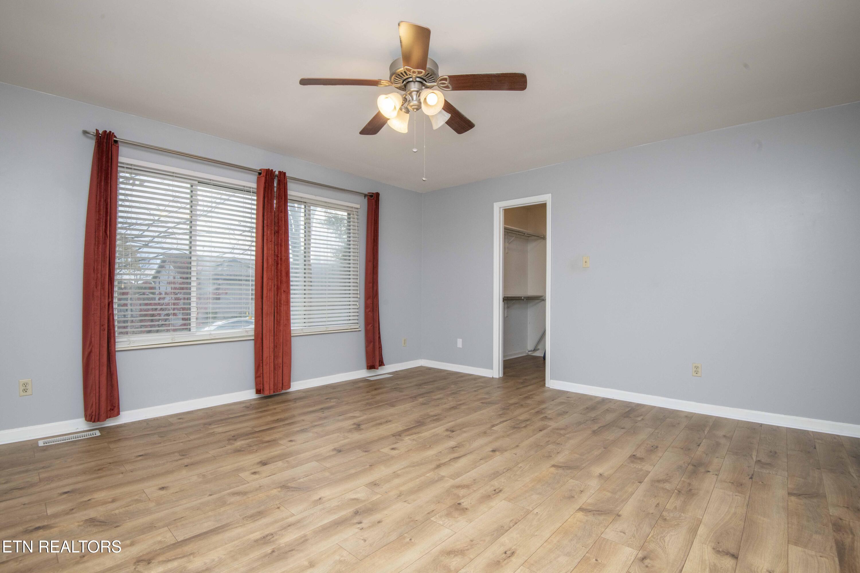 800 Smoke Creek Road Knoxville, TN 37934 - Photo 14 of 30 master bed_1