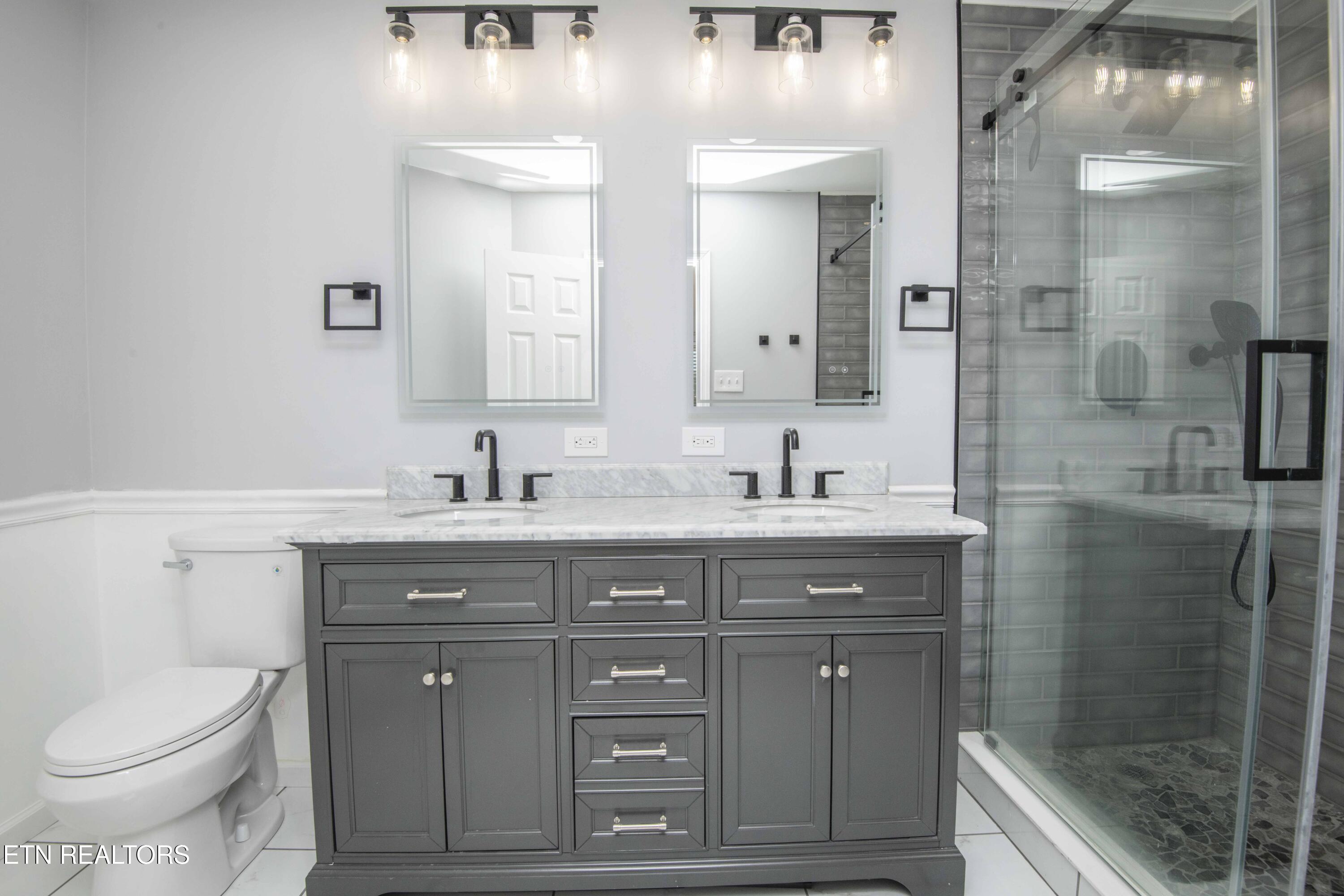 800 Smoke Creek Road Knoxville, TN 37934 - Photo 15 of 33 masterbath_1