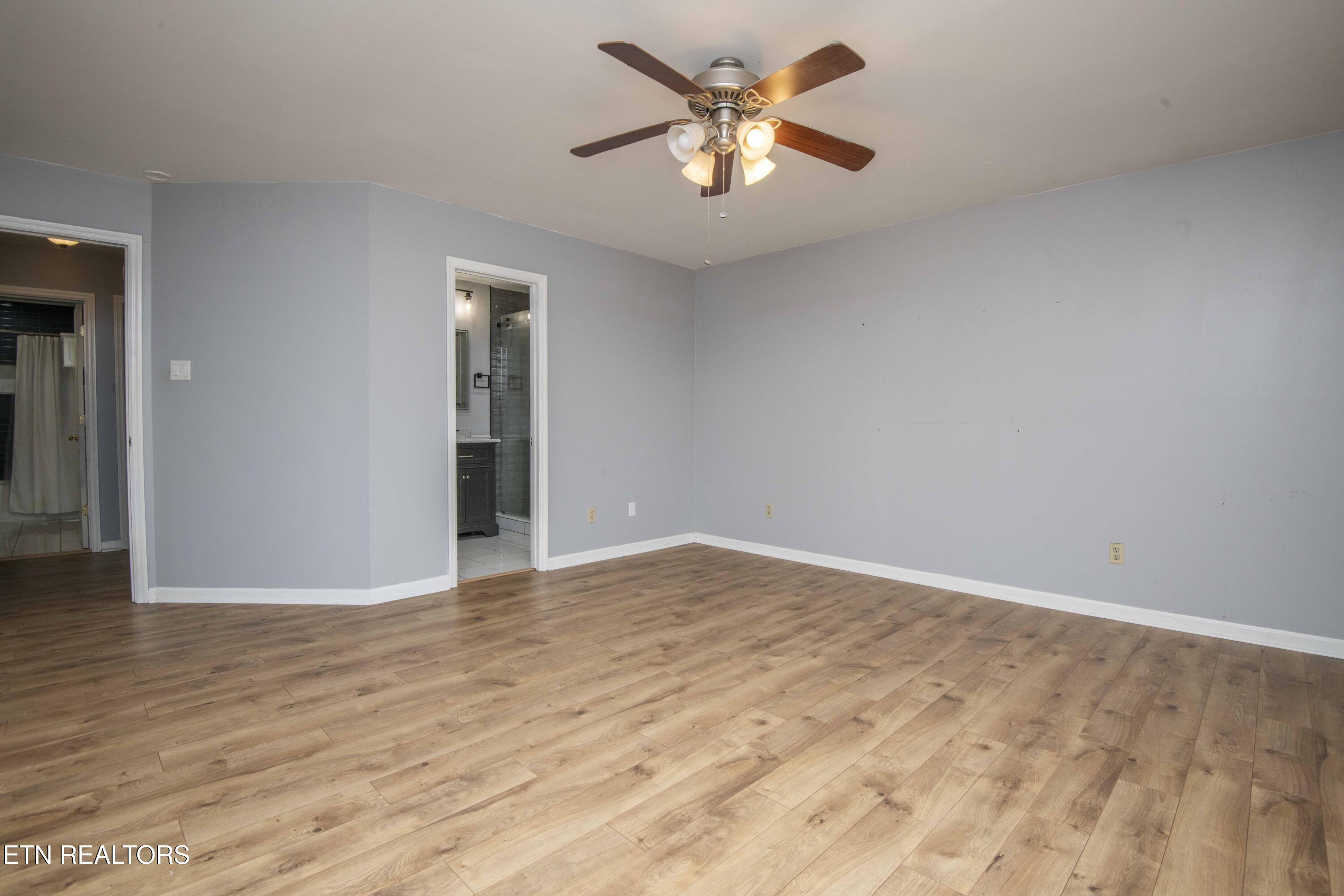 800 Smoke Creek Road Knoxville, TN 37934 - Photo 16 of 30 master bed 3_1