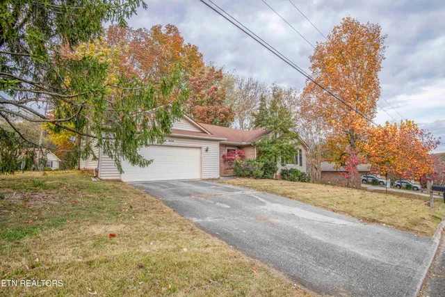 $430,000 | 800 Smoke Creek Road, Knoxville, TN 37934