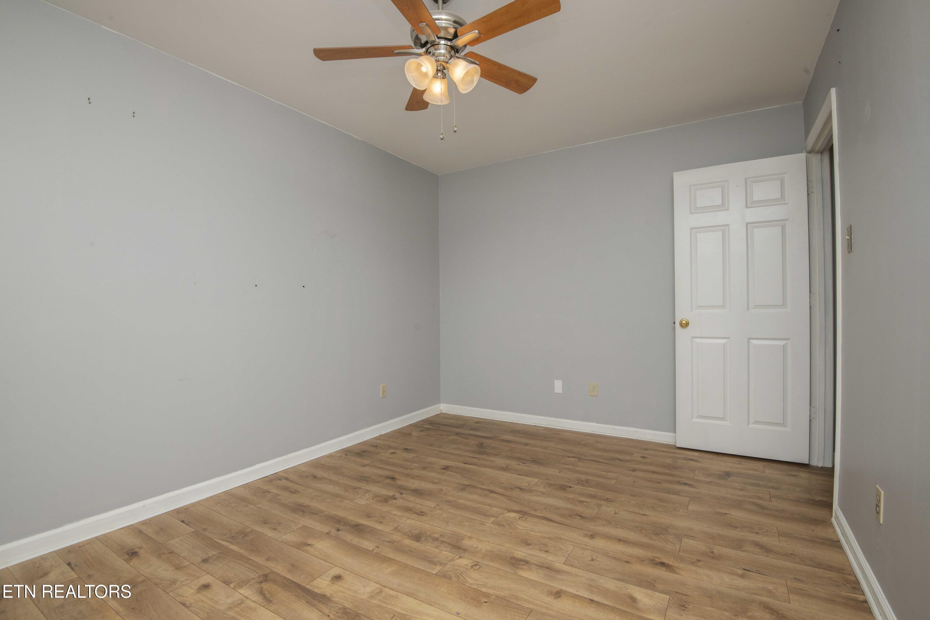 800 Smoke Creek Road Knoxville, TN 37934 - Photo 21 of 33 second bed_1