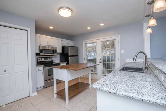 $430,000 | 800 Smoke Creek Road, Knoxville, TN 37934