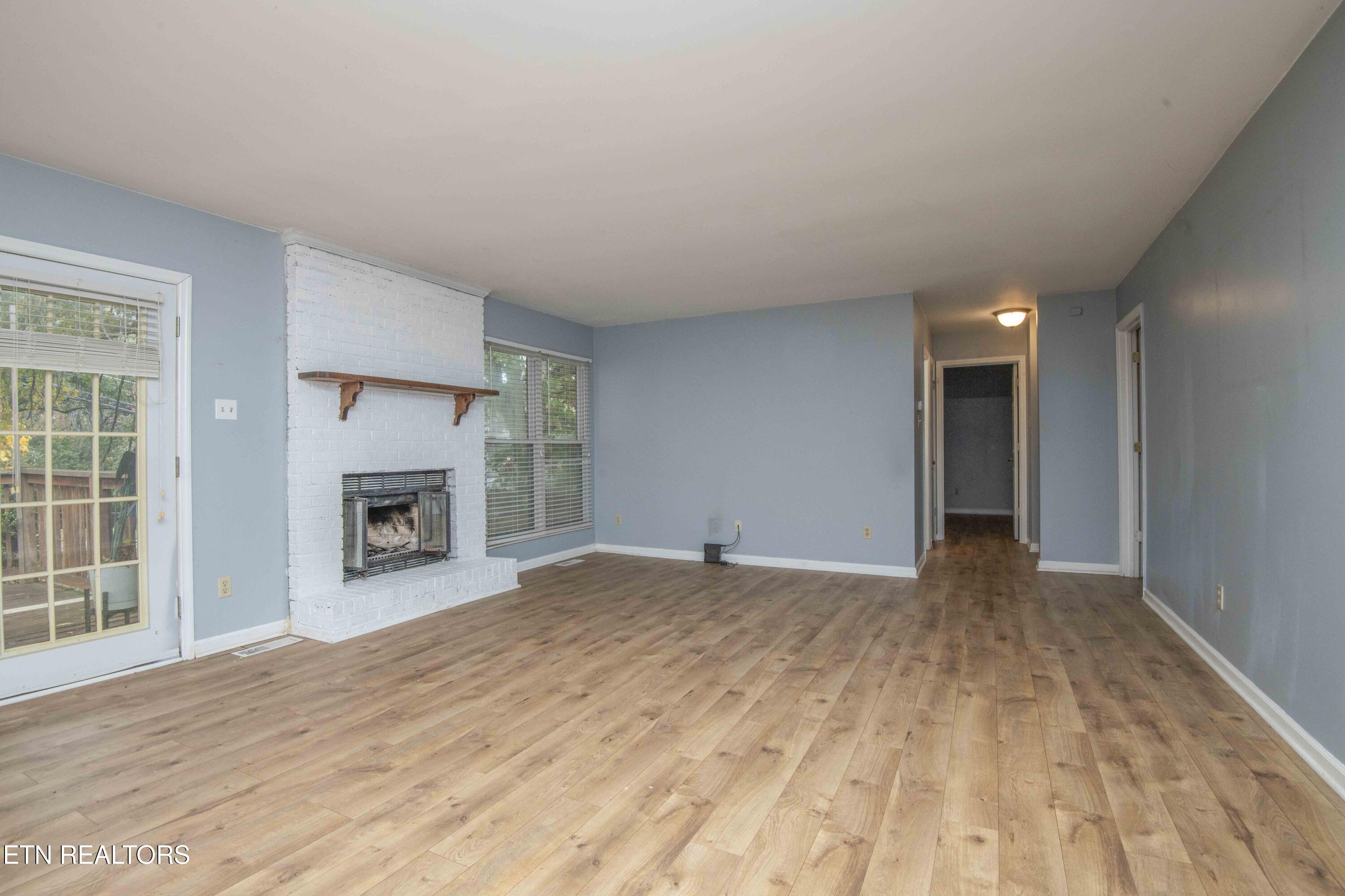 800 Smoke Creek Road Knoxville, TN 37934 - Photo 10 of 30 living 2_1