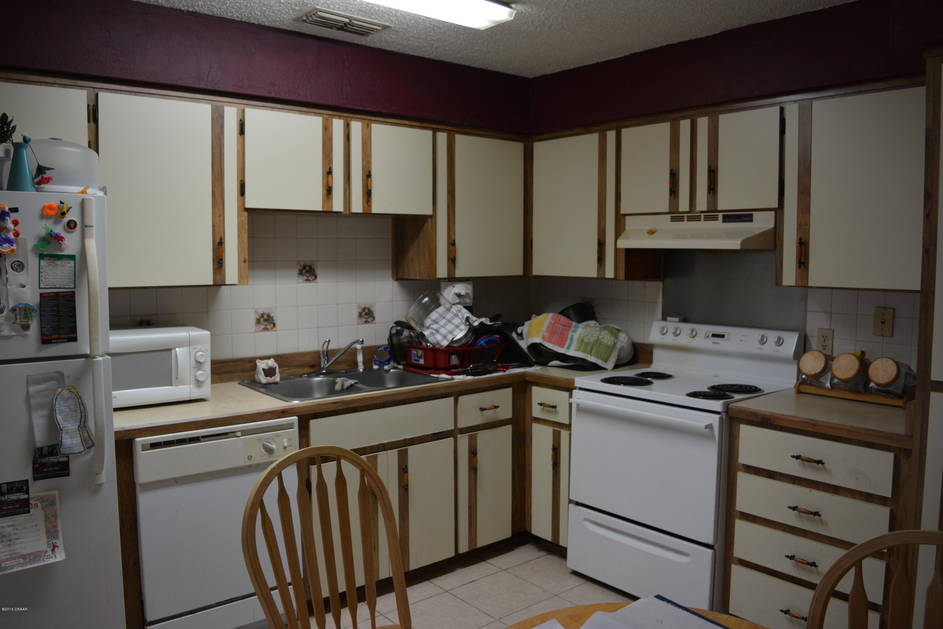 910 Big Tree Road, Unit 903 South Daytona, FL 32119 - Photo 4 of 17 DSC_0566