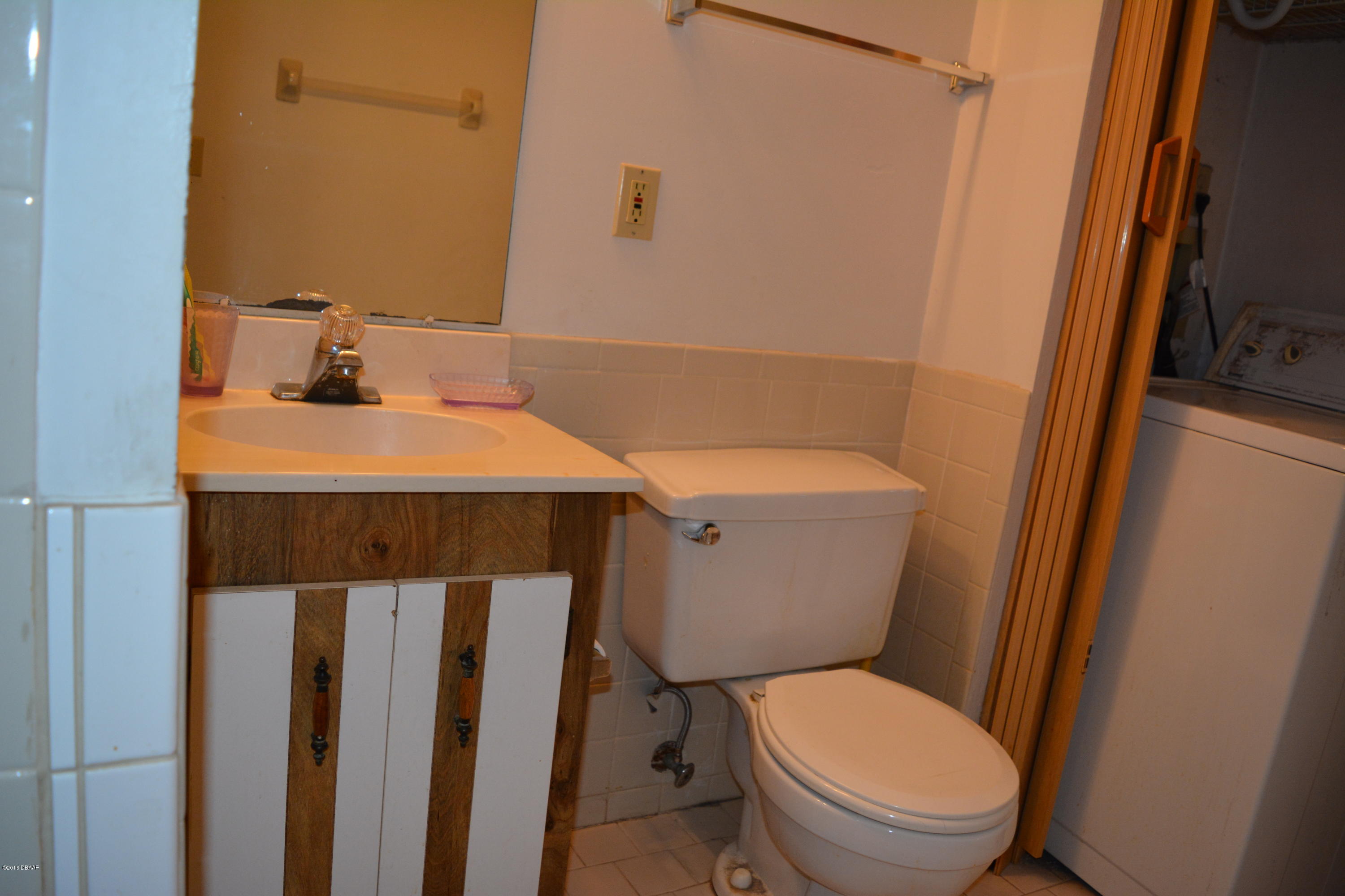 910 Big Tree Road, Unit 903 South Daytona, FL 32119 - Photo 7 of 17 DSC_0552