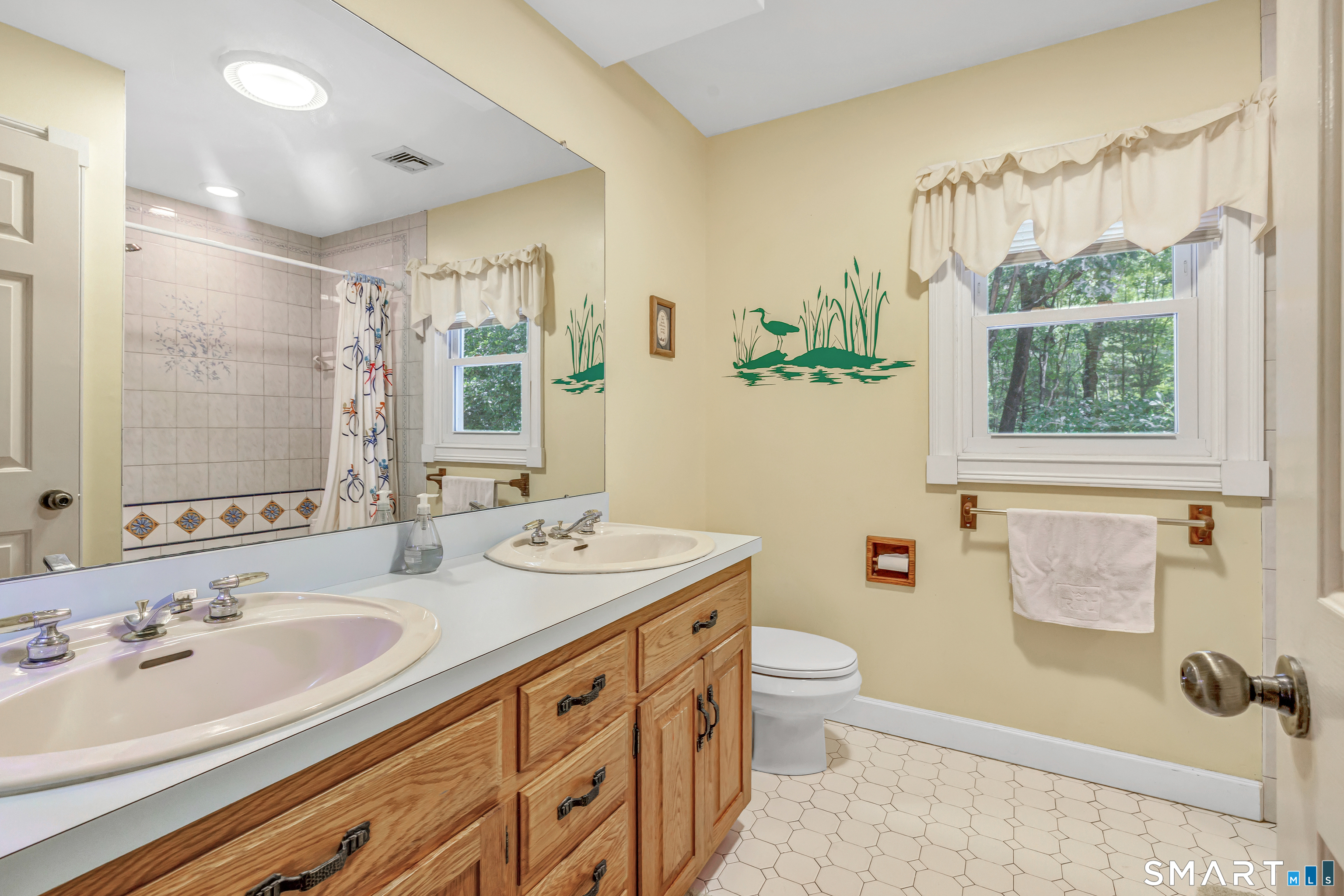 61 Greenbriar Road Oxford, CT 06478 - Photo 26 of 32 Gallery Image 26