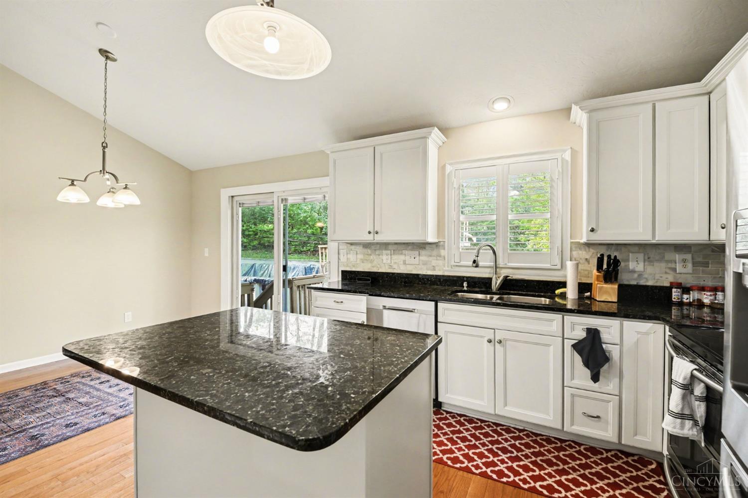 3623 Reemelin Road Cincinnati, OH 45211 - Photo 9 of 27