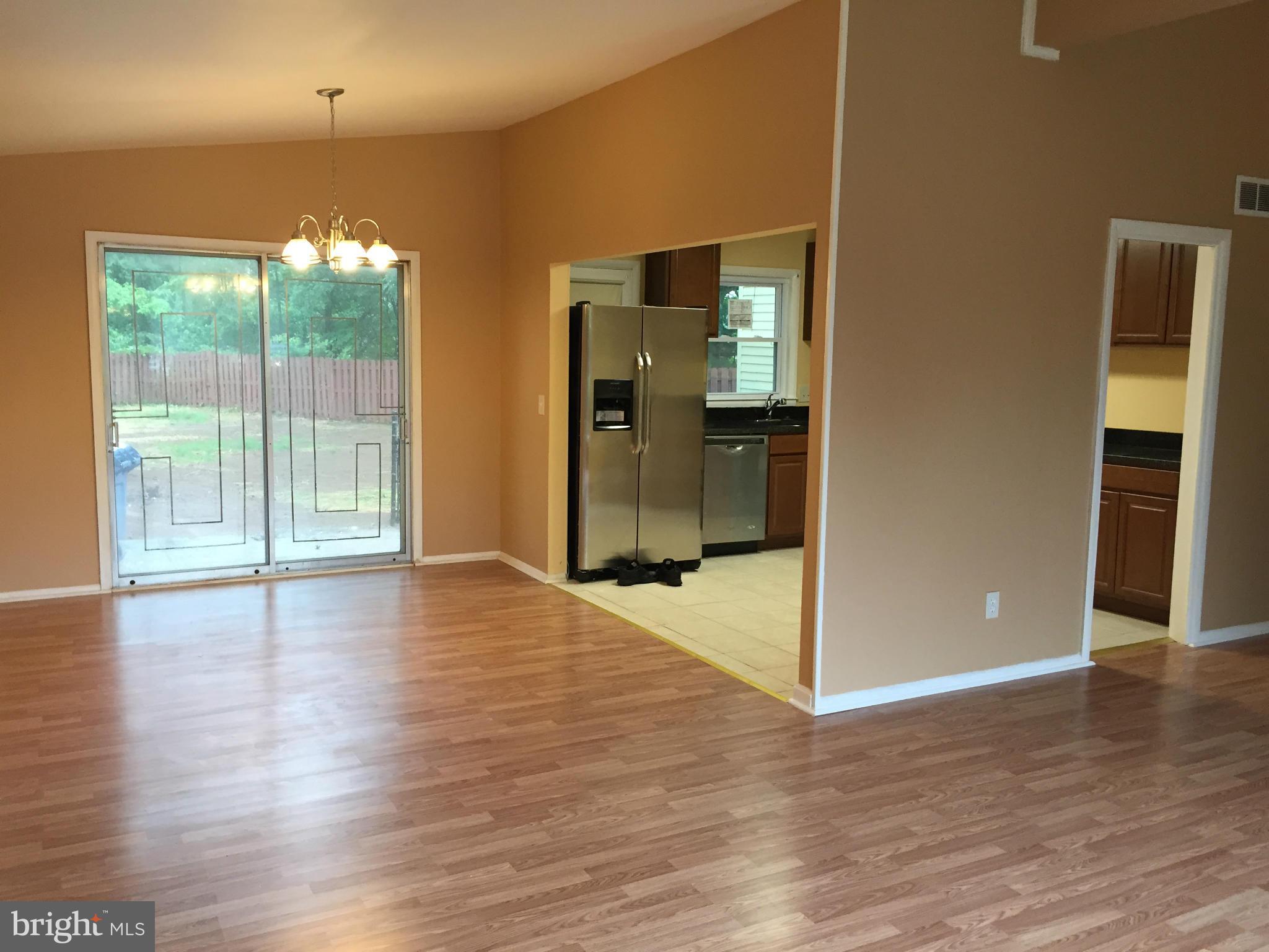 8501 Stevenswood Road Baltimore, MD 21244 - Photo 5 of 25 Living Room