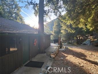 3 Glacier Mount Baldy, CA 91759 - Photo 15 of 49 a view of a street with an trees