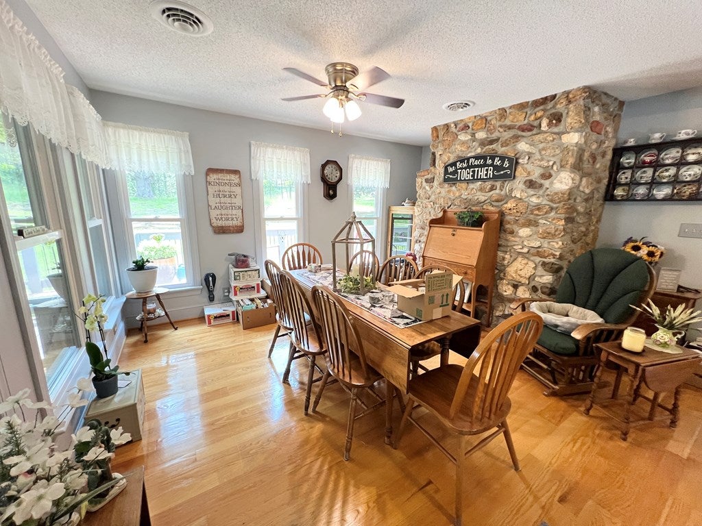 1095 Kanawha Ridge Road Dugspur, VA 24325 - Photo 12 of 59 Gallery Image 12
