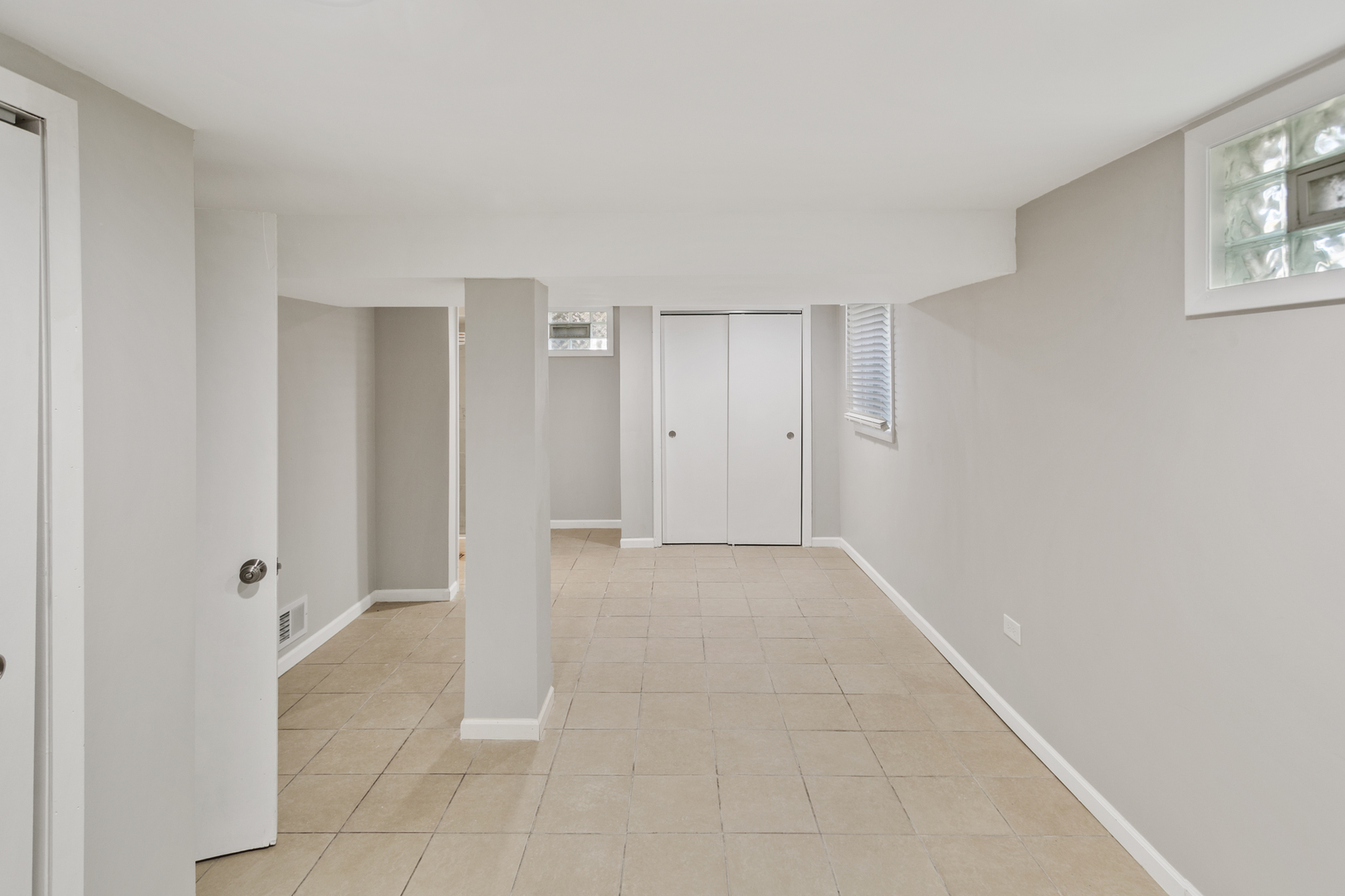 2110 Delaware Road Waukegan, IL 60087 - Photo 16 of 23