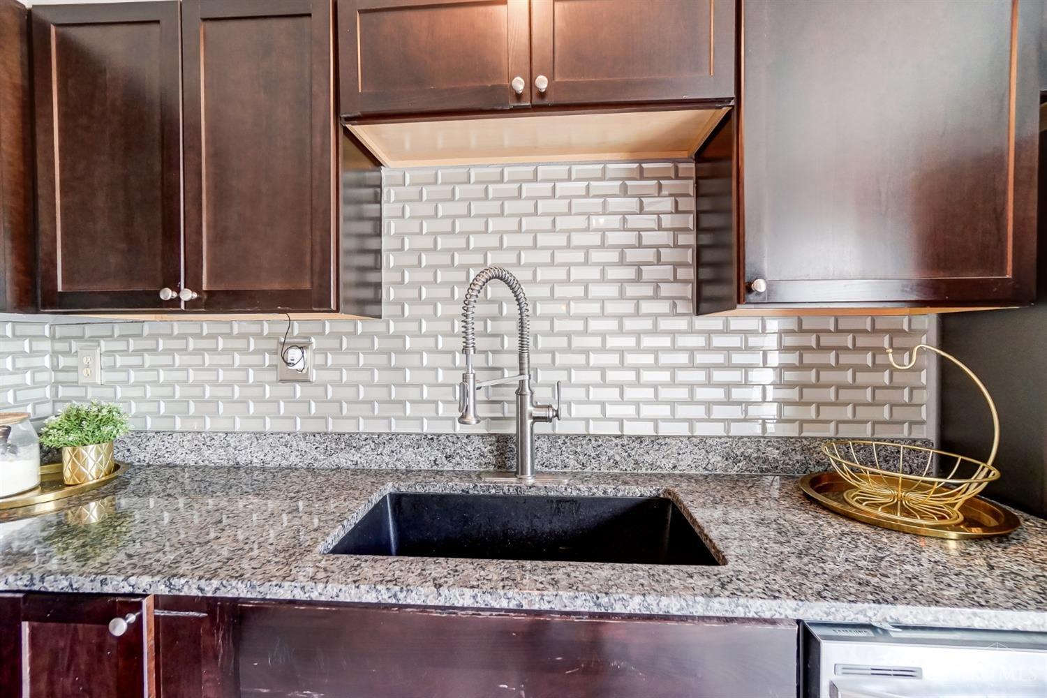 6173 Springdale Road Cincinnati, OH 45247 - Photo 26 of 73