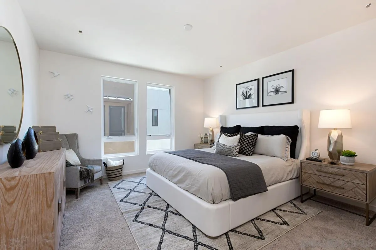 4005 Mission Inn Avenue Riverside, CA 92501 - Photo 10 of 33 a bedroom with a bed and a lamp