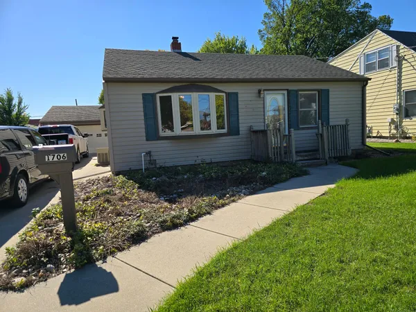 $239,000 | 1706 2nd Avenue South, Fargo, ND 58103
