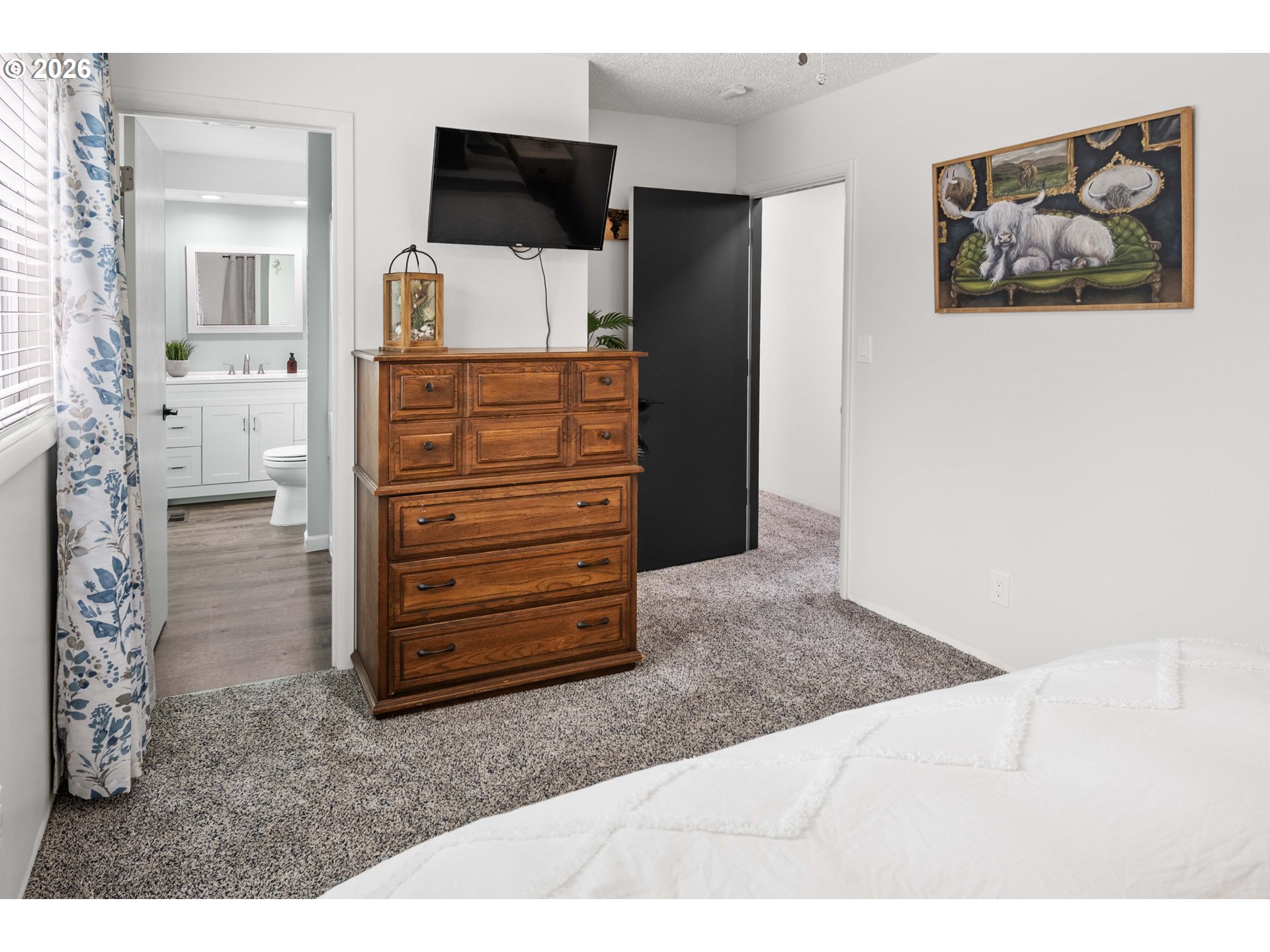 91614 George Hill Road Astoria, OR 97103 - Photo 17 of 44 a view of a livingroom with furniture and cabinet