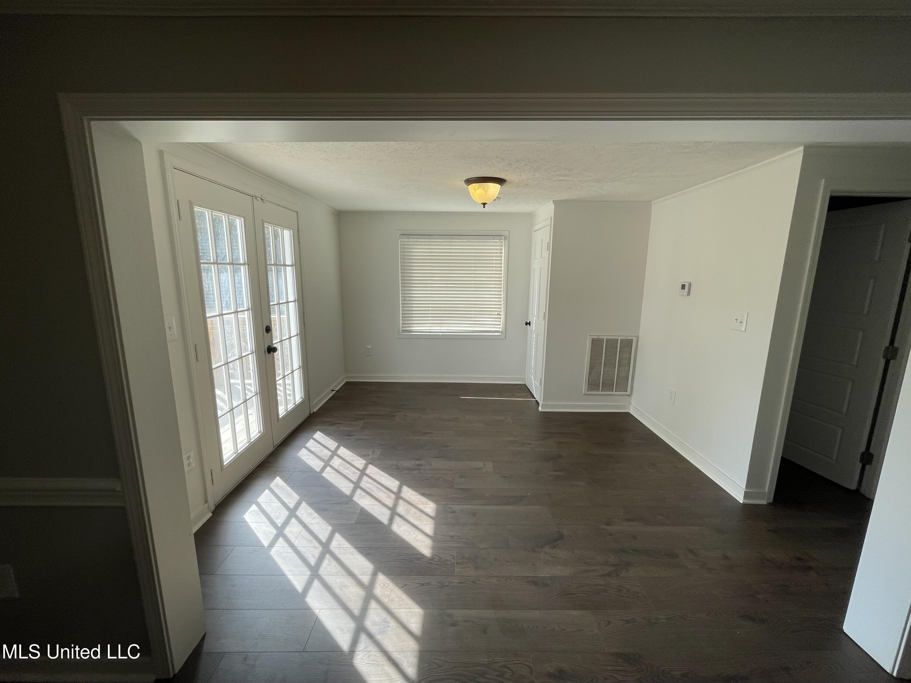 125 Churchill Place Byram, MS 39272 - Photo 11 of 17 IMG_1141