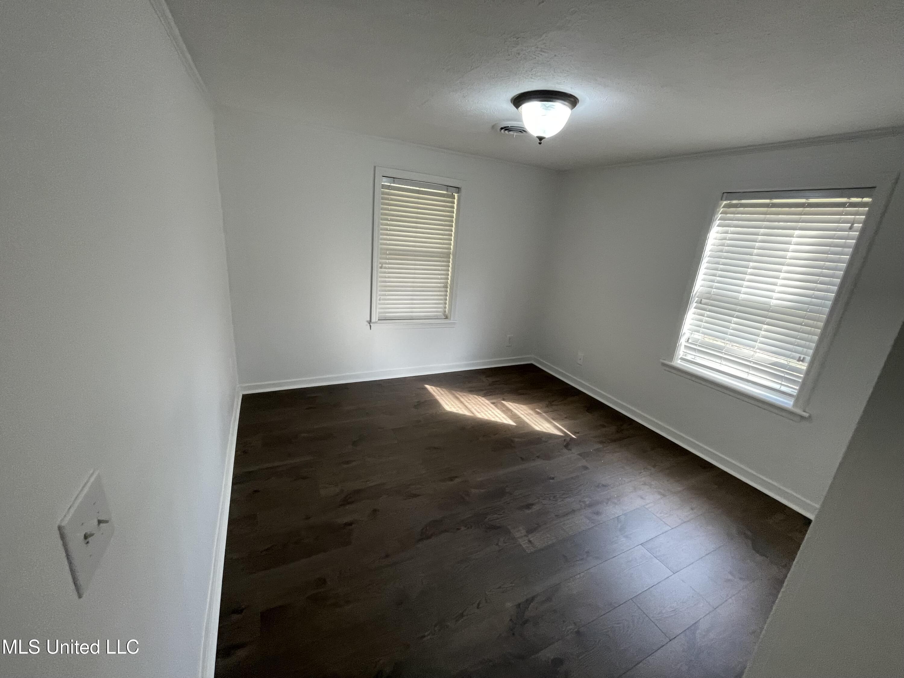 125 Churchill Place Byram, MS 39272 - Photo 7 of 17 IMG_1144