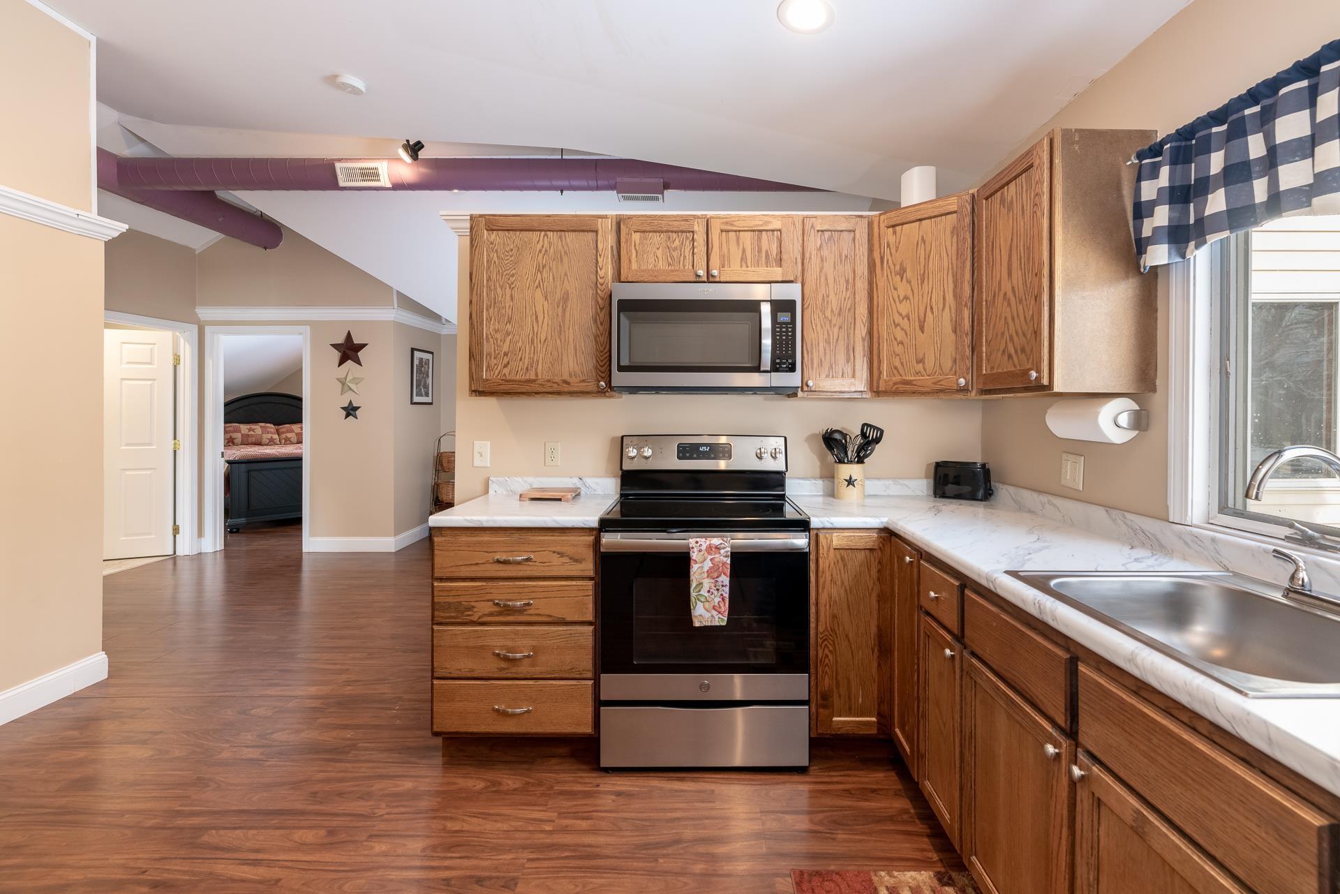 385 Union Avenue Laconia, NH 03246 - Photo 11 of 59