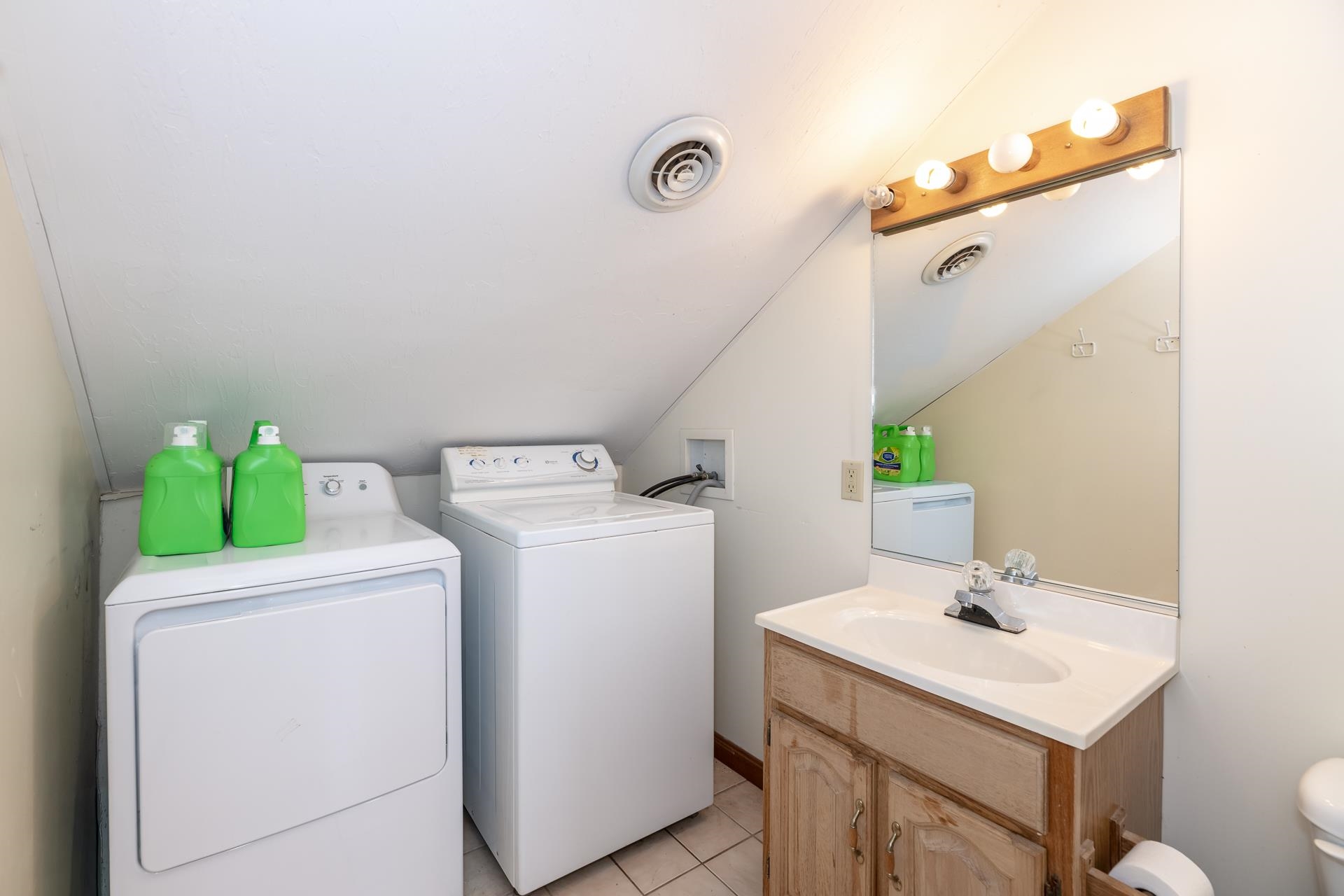 385 Union Avenue Laconia, NH 03246 - Photo 24 of 59