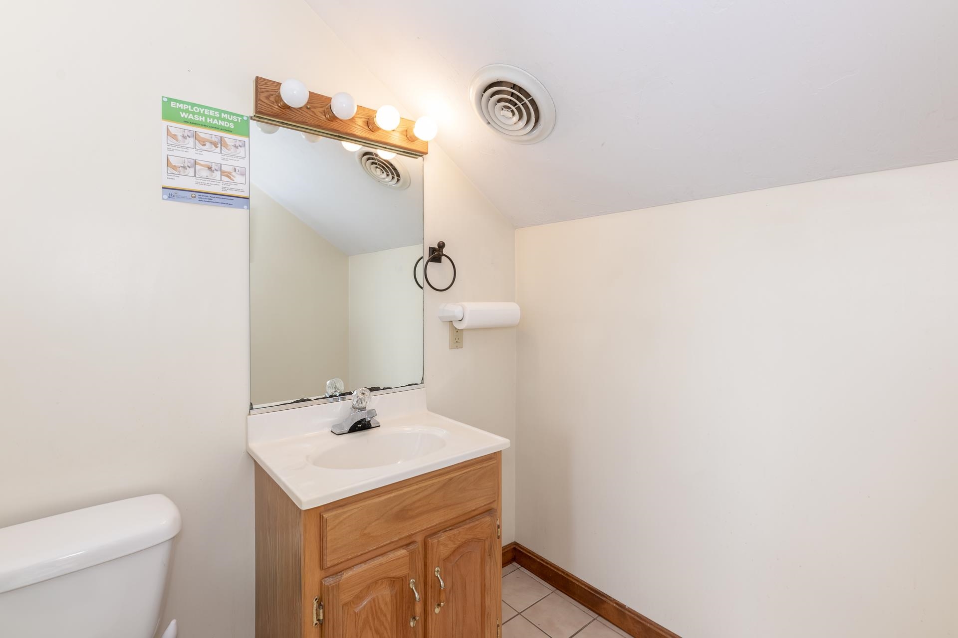 385 Union Avenue Laconia, NH 03246 - Photo 25 of 59