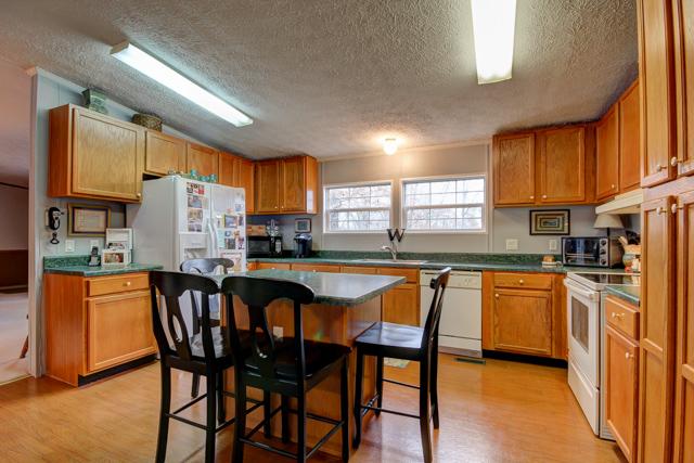 170 Polly Beechum Lane Tennessee Ridge, TN 37178 - Photo 6 of 20 Gallery Image 6
