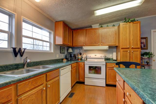 170 Polly Beechum Lane Tennessee Ridge, TN 37178 - Photo 8 of 20 Gallery Image 8
