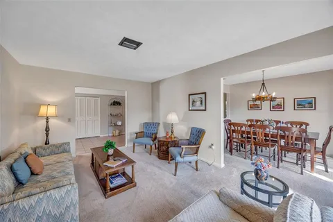 $400,000 | 1011 Meadowcrest Drive, Valrico, FL 33594