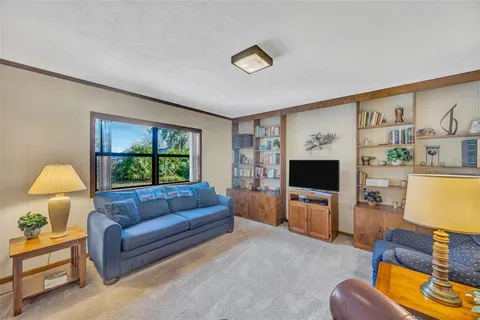 $400,000 | 1011 Meadowcrest Drive, Valrico, FL 33594