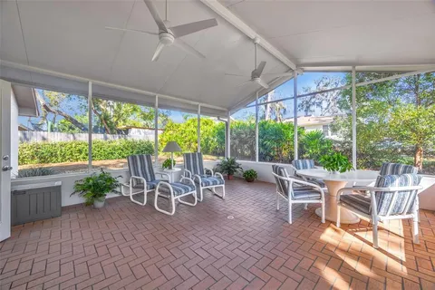 $400,000 | 1011 Meadowcrest Drive, Valrico, FL 33594