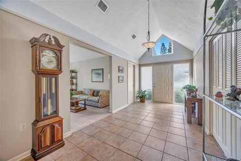 $400,000 | 1011 Meadowcrest Drive, Valrico, FL 33594