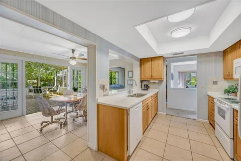 $400,000 | 1011 Meadowcrest Drive, Valrico, FL 33594