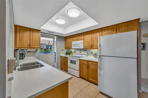 $400,000 | 1011 Meadowcrest Drive, Valrico, FL 33594