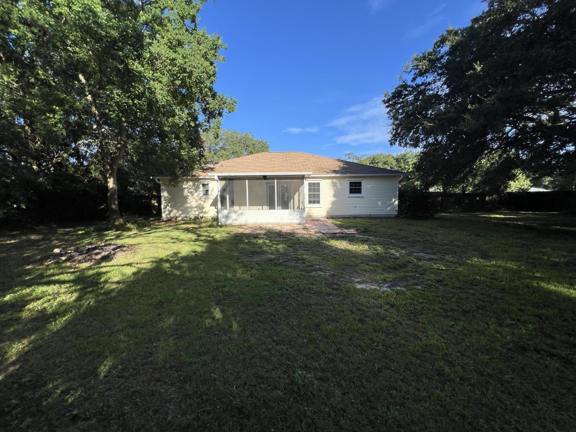 2554 Lincoln Road Navarre, FL 32566 - Photo 3 of 29 Gallery Image 3