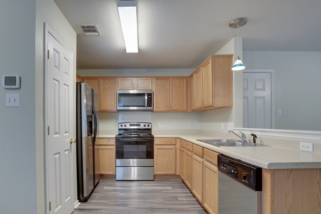 9405 Rowlands Sayle Road Austin, TX 78744 - Photo 8 of 21 Gallery Image 8