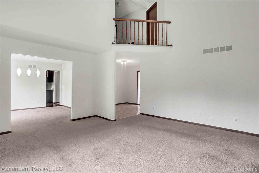 435 Parkland Drive Rochester, MI 48307 - Photo 8 of 32