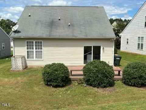 a view of backyard of house
