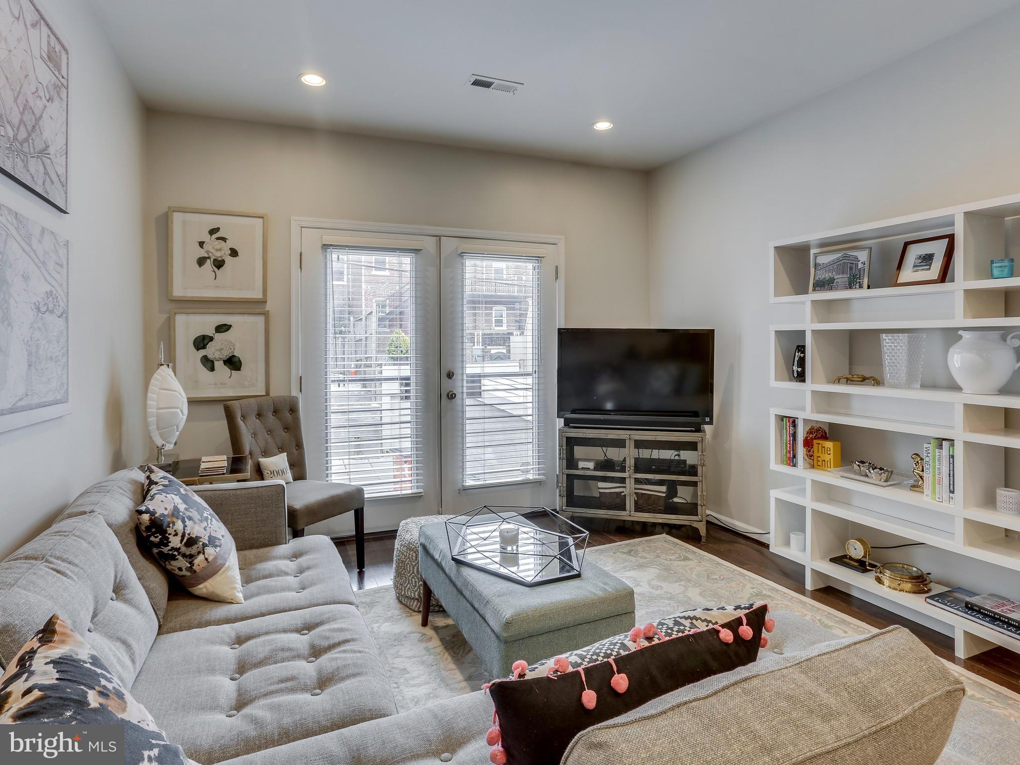 1845 Kalorama Road Northwest, Unit 4 Washington, DC 20009 - Photo 18 of 27 Living Room