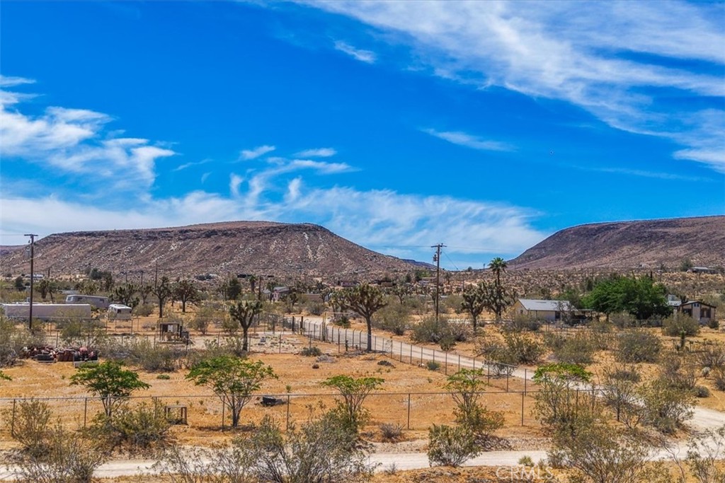 55926 Tanager Road Yucca Valley, CA 92284 - Photo 15 of 24 Gallery Image 15