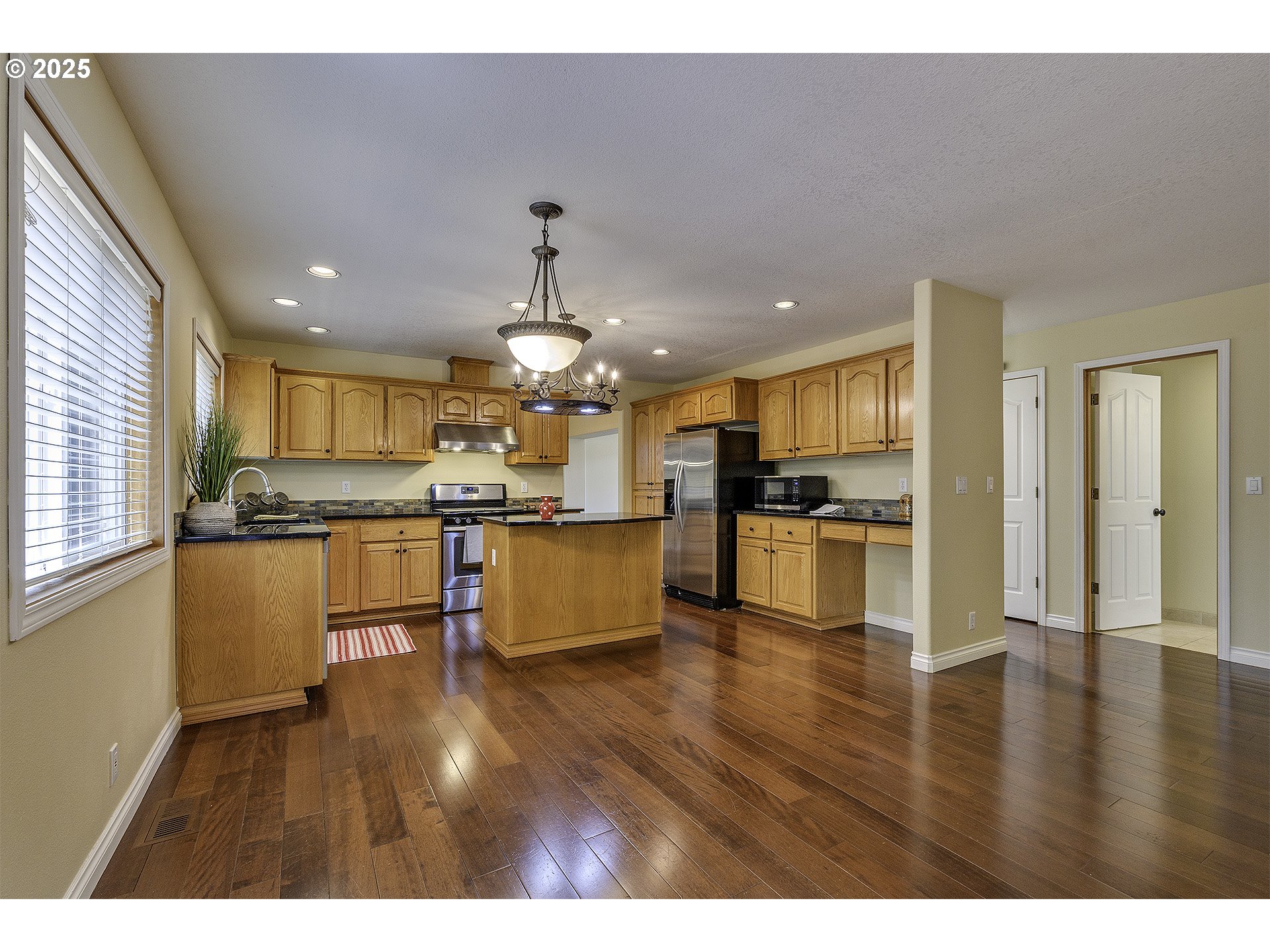 5391 Northwest Lianna Way Portland, OR 97229 - Photo 13 of 42