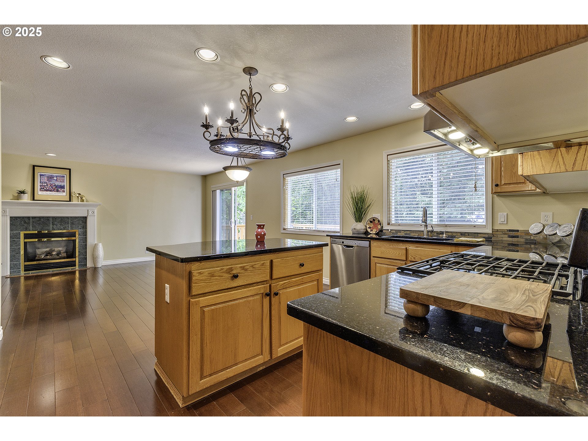 5391 Northwest Lianna Way Portland, OR 97229 - Photo 10 of 42