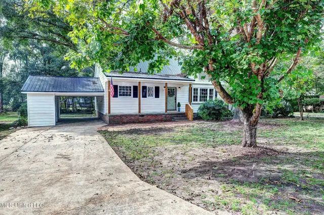 $199,900 | 401 North White Street, Carthage, MS 39051