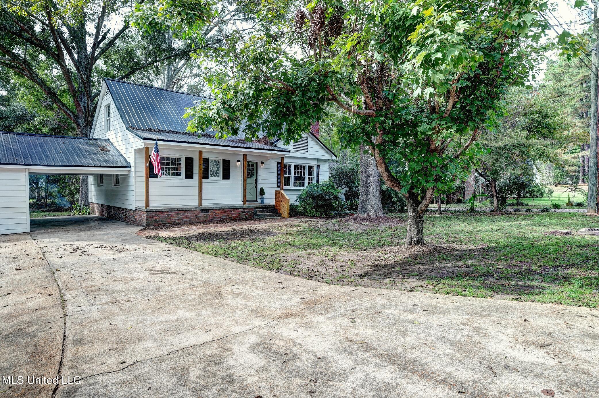 401 North White Street Carthage, MS 39051 - Photo 3 of 22 01