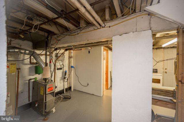 $820,000 | 809 North Barton Street, Arlington, VA 22201